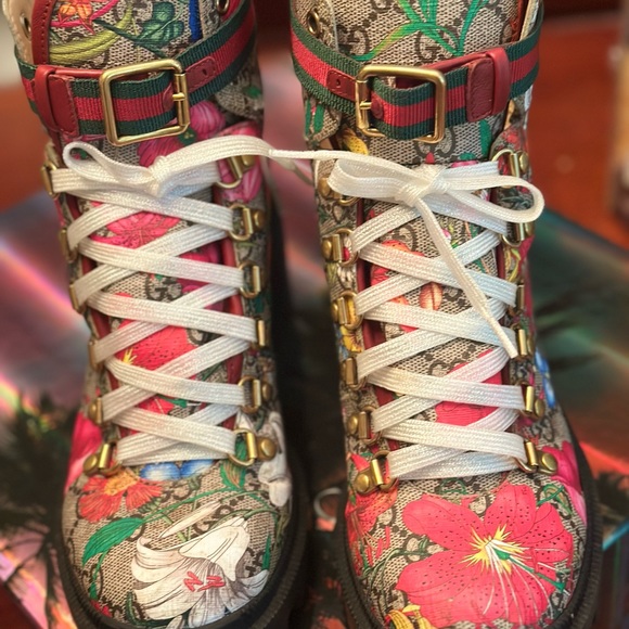 ❌SOLD❌GUCCI
GG Supreme Monogram Flora Lace Up Combat Ankle Boots 37 - Picture 10 of 12